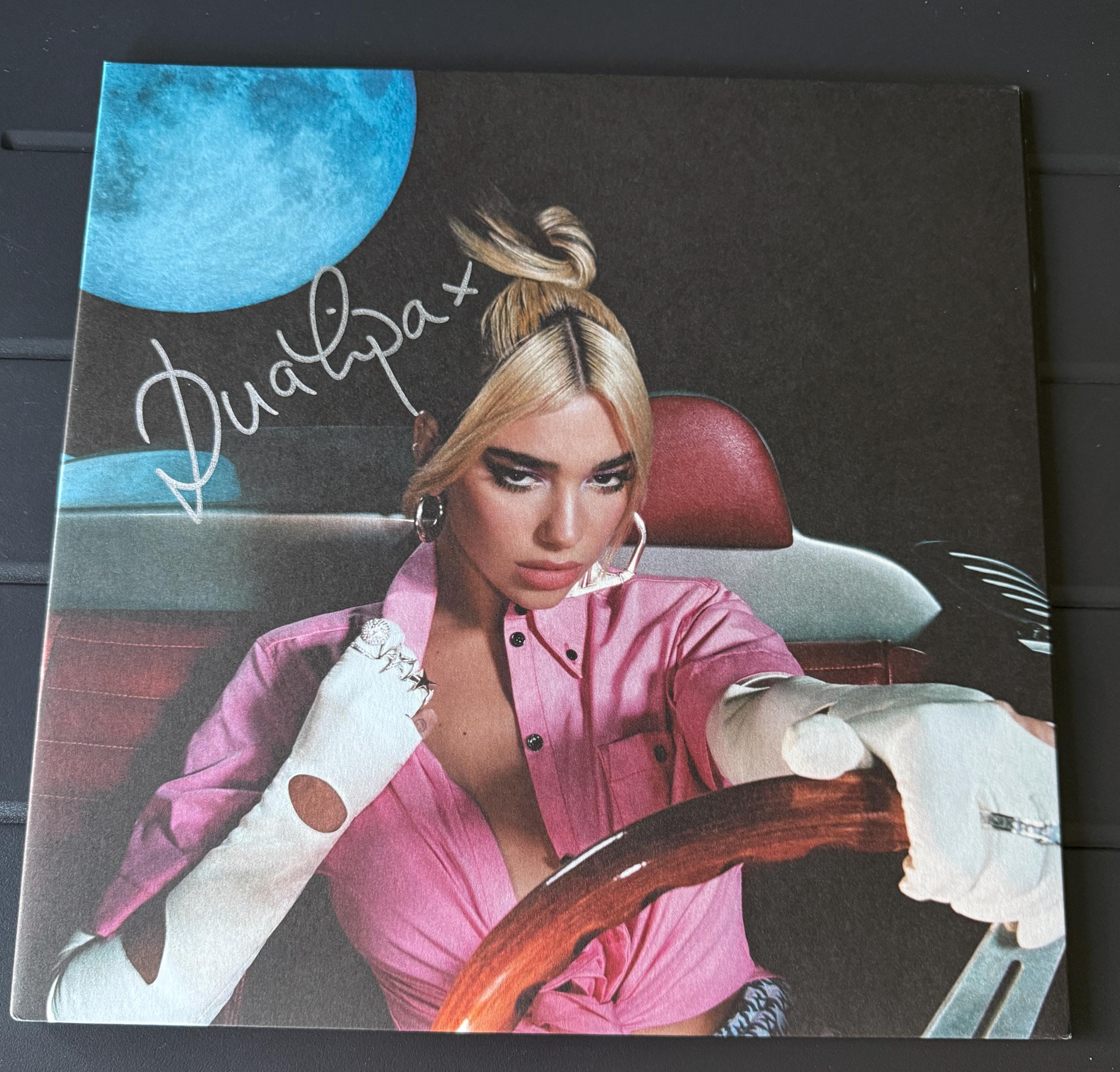 Dua Lipa デュア・リパ　　　　　　 CD & Tシャツセット サイン Dua Lipa デュア・リパ CD & Tシャツセット サイン Dua Lipa