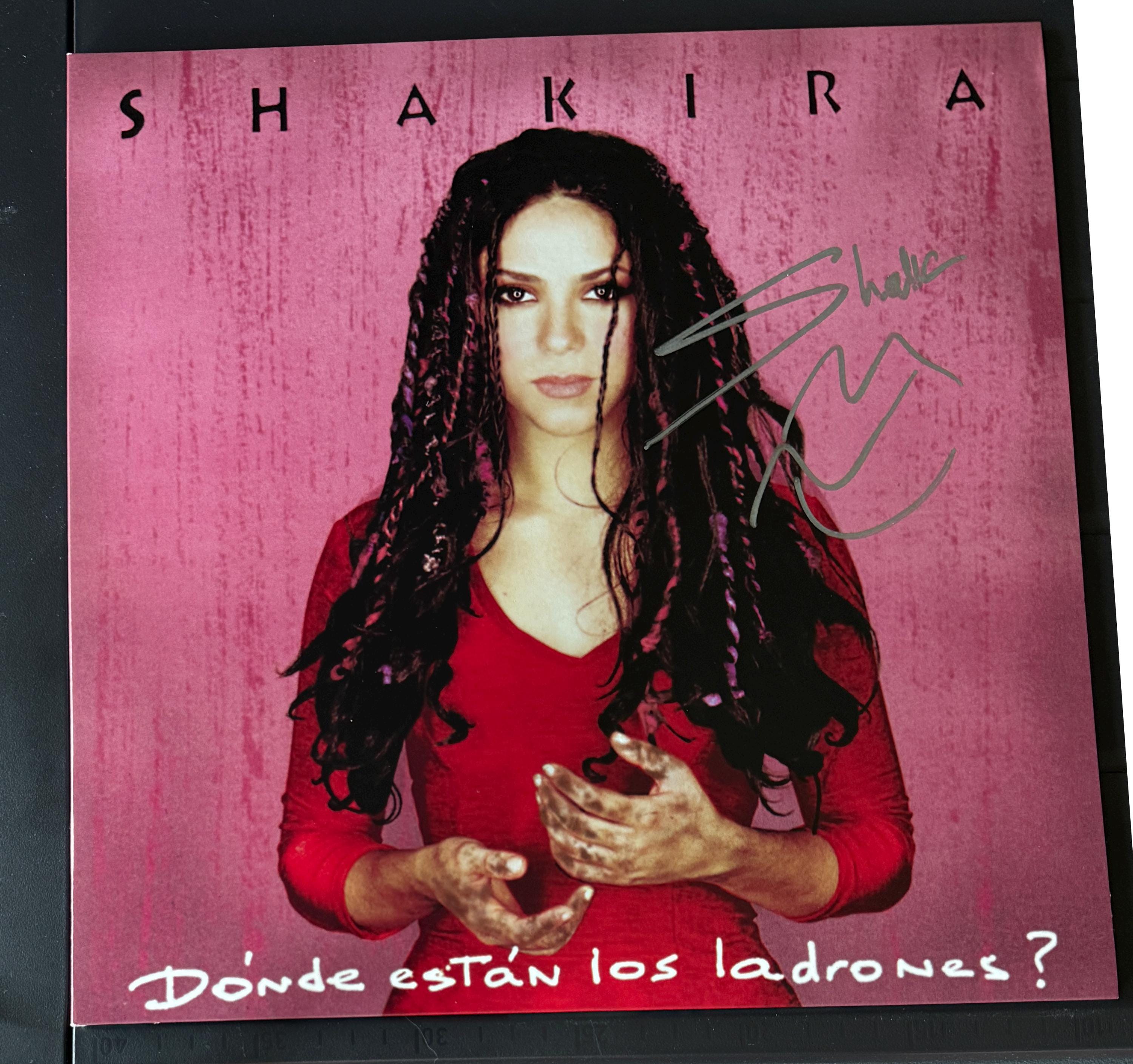 シャキーラ直筆サイン入り超大型写真…Shakira シャキーラ直筆サイン入り超大型写真…Shakira