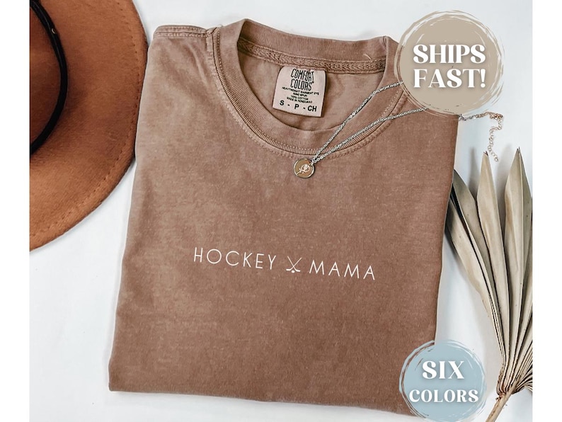 Comfort Colors Womens Hockey Mama Shirt For Game Day Hockey Mom T-Shirt  Hockey Tee For Mother's Day Gift Sports Mom Tshirt Minimalist