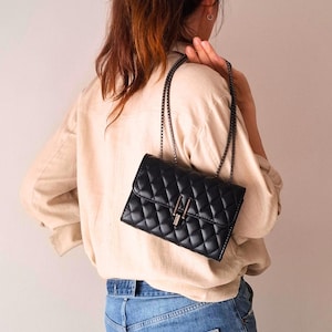 Petit sac matelassé à losanges, sac bandoulière noir emblématique, sac à bandoulière noir avec chaîne, sac en cuir végétalien, sacs à main en cuir noir, sacs à main en cuir