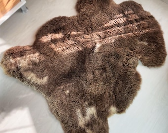 Handmade Australian Sheepskin Rug, Organically Tanned Fur Carpet (100x70 cm)
