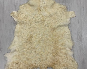 Organically Tanned Sheepskin Pelt, Creamy White Home Decor (100x70 cm)