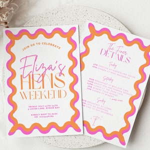 Könnte beinhalten: Zweiseitige Einladung mit weißem Hintergrund und einem rosa-orangenen Wellenrand. Der Text "Eliza's Hens Weekend" ist in Rosa und Orange dargestellt, zusammen mit den Veranstaltungsdetails. Die Einladung ist für eine Feier bestimmt.