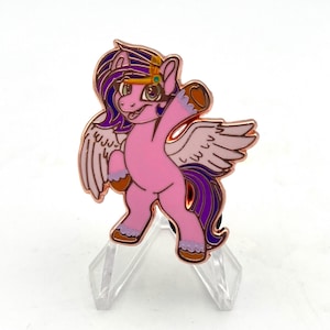 Pipp Enamel Pin