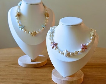Collana chunky con conchiglie, stelle marine e perle “Kalokairi”