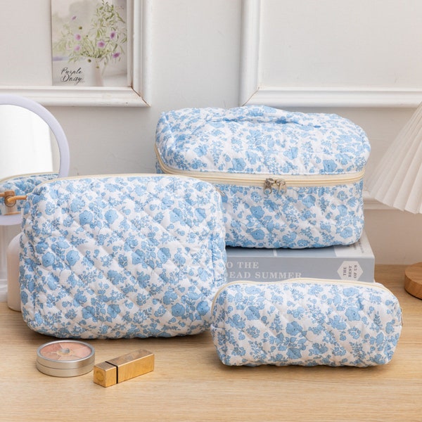Retro Blue And White Floral Quilted cotton Large Handle/ Medium Makeup Bag Quilted cotton, Large Capacity Makeup Bag, Cute Pencil Case