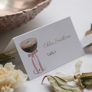 Modèle de marque-place Love is Brewing Marque-de-place plié martini expresso Cadre de table pour la douche nuptiale Décorations pour la douche nuptiale sur le thème du café