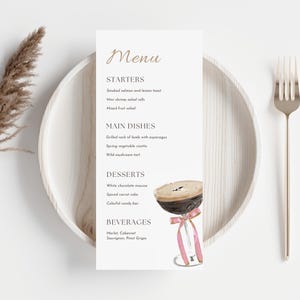 Modelo de menu Love is Brewing Menu Espresso Martini Cardápio de comida para impressão Tema café Configurações de mesa para festa de noiva Modelo de menu de bebidas