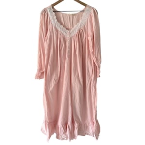 Victoria&#39;s Secret Gold Label Vintage 80&#39;s Soft Pink and Lace Cotton Nightgown XS