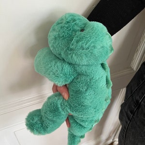 Niedlicher Plüsch Dino, weiches und flauschiges Stofftier, süßes Kuscheltier, besondere Geschenke, Geschenk zur Geburt, 34cm Dino Plüschtier Bild 1