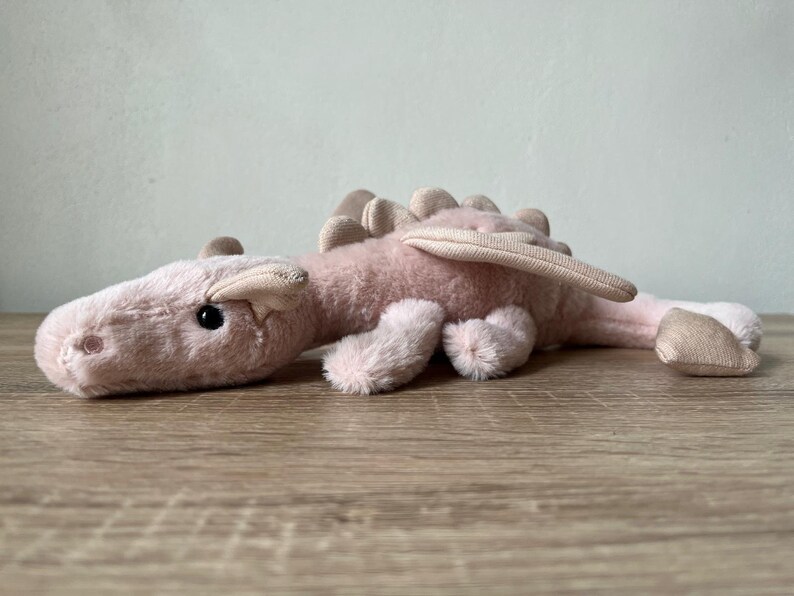 Niedlicher Kuscheltier Drache, flauschiges Stofftier, einzigartiges Kuscheltier in grün und rosa, 34 cm Drache als Geschenk für Kinder Rosa