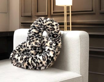 Luxurious Cheetah faux fur cozy chain link pillow-Birthday Gift-Boho Decor-Housewarming gift-Decorative Throw Pillow