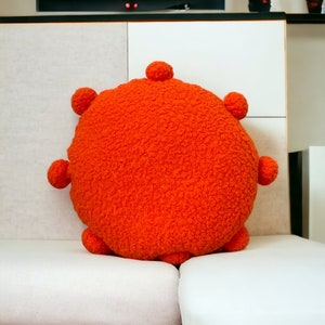 Almohada circular de pompón de boucle naranja, almohada linda, hecha a mano, regalo de cumpleaños, almohadas de tiro, funda de cojín