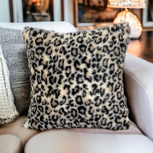 Örngott i fuskpäls med gepard, boho-dekor, 18x18, 20x20, bondgård, julklapp, födelsedagspresent