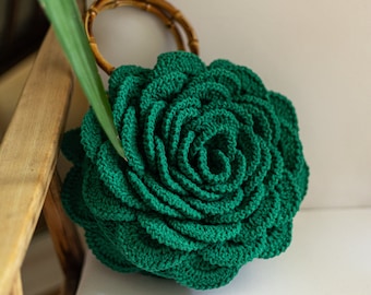 Bolso de ganchillo con flores, Bolso hecho a mano, Bolso pequeño de ganchillo con elegancia floral, Bolso de ganchillo hecho a mano con asas de bambú, Bolso de verano