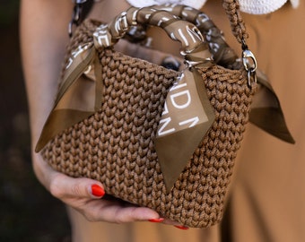 Mini bolso bandolera, bolso de crochet para mujer, bolso de ciudad verde, bolso artesanal para niña, regalo para mujer, bolso de diseñador con asa superior