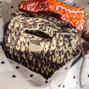 Easy Crochet Bag Pattern with T-Shirt Yarn, Chunky Crossbody Purse PDF, Beginner-Friendly, DIY Bag with Step-by-Step English Video Tutorial