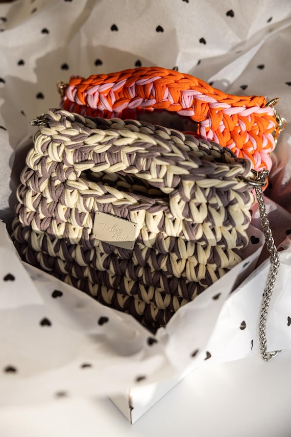 Easy Crochet Bag Pattern with T-Shirt Yarn, Chunky Crossbody Purse PDF, Beginner-Friendly, DIY Bag with Step-by-Step English Video Tutorial