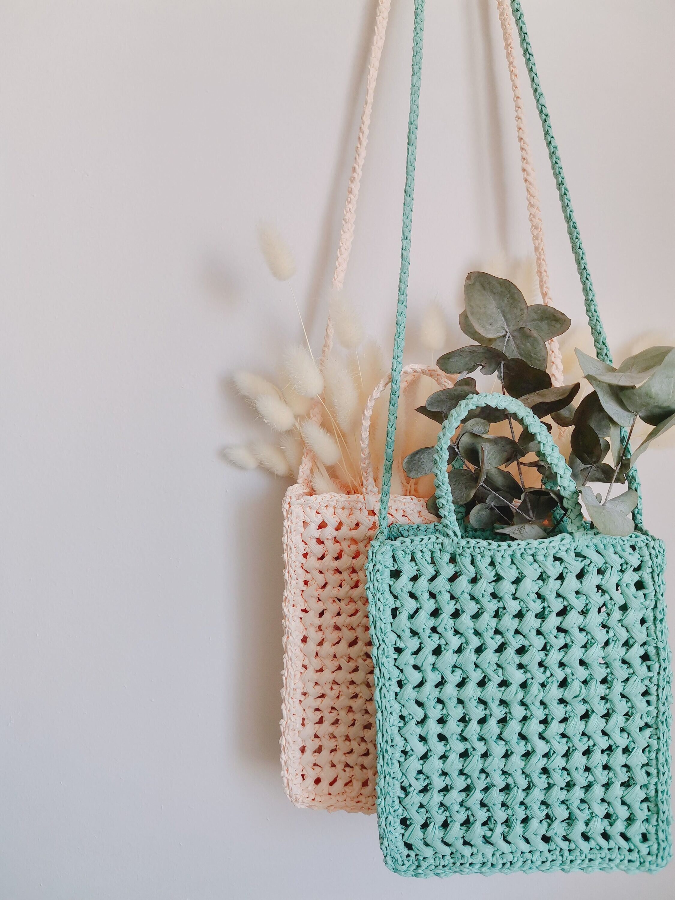 Crochet Bag Pattern, Trendy Raffia Crossbody Bag Video Tutorial Step-by ...