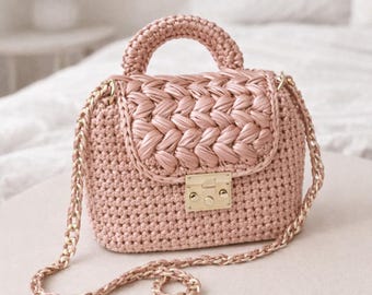 Modelo de bolsa de crochê | Tutorial fácil de bolsa transversal feita com fio de camiseta com vídeo em PDF