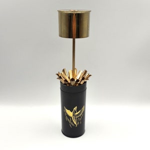 Dispenser di sigarette vintage nero per fumatore calibro 16 modello Hunting 1960
