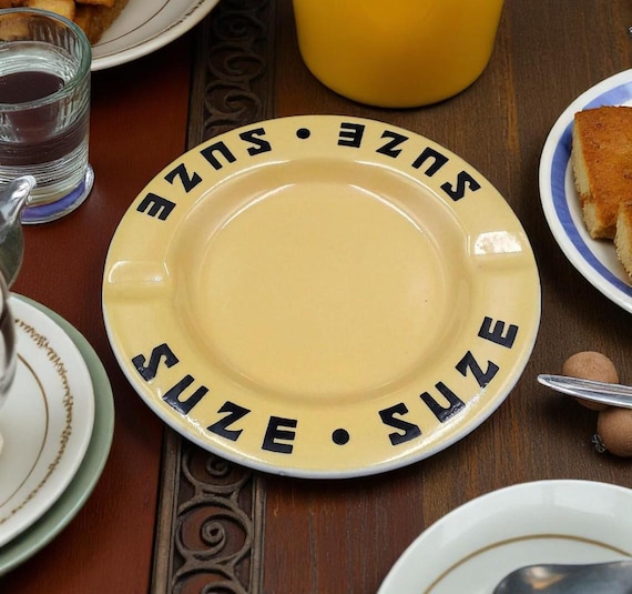 SUZE Cendrier Jaune Vintage en Céramique Décoration Publicitaire Bar Bistrot Années 60–70 Made in France Objet Rétro Collection