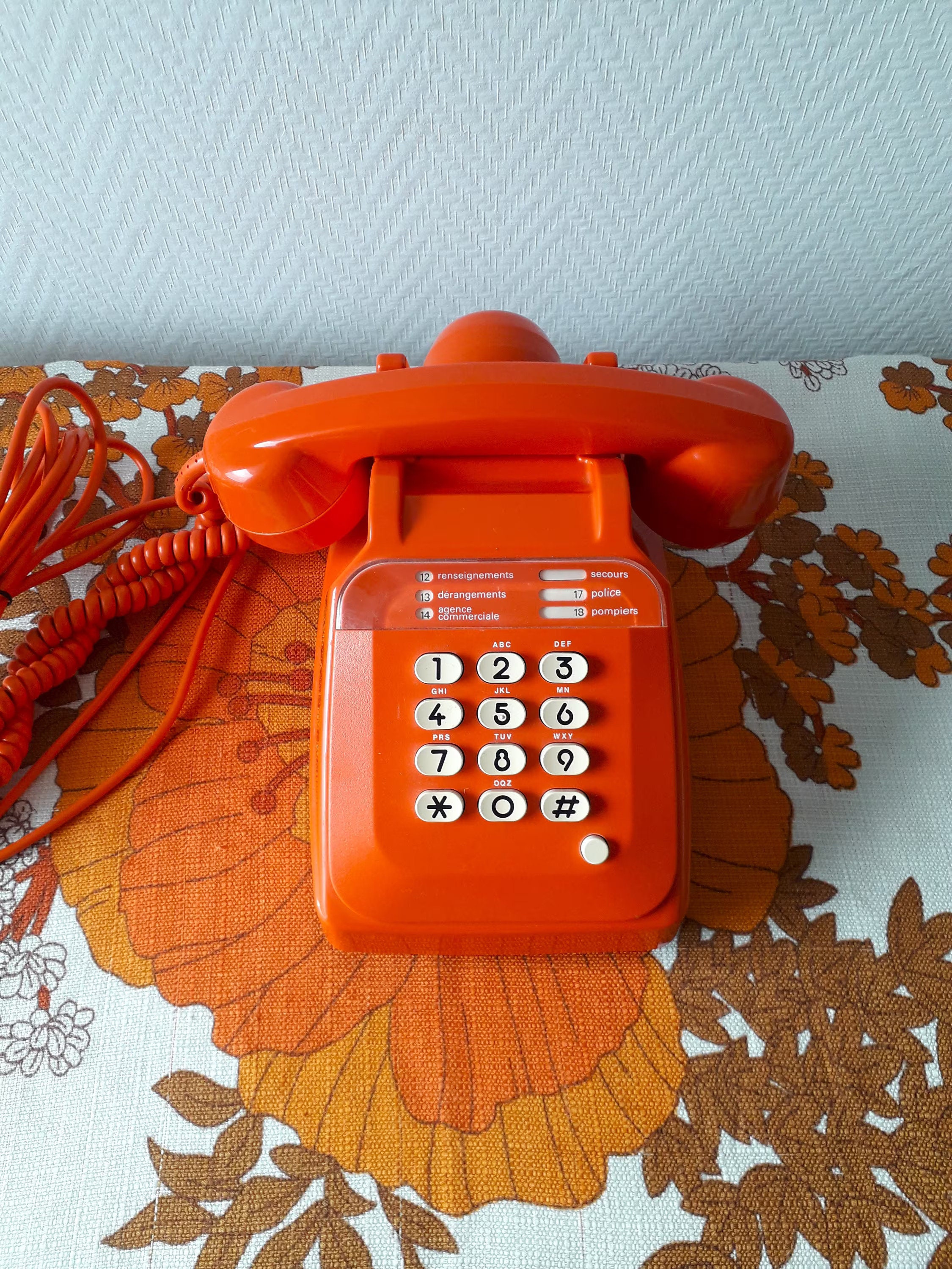 Téléphone S63 orange Bluetooth – Luckyfind