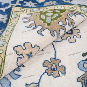 Tappeto Oushak moderno contemporaneo, tappeto bianco blu navy verde, tappeto turco 8x10, tappeto grande tortora, tappeto di lana floreale fatto a mano