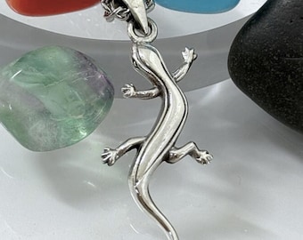 Colgante de geco, joyería de tótem de lagarto, regalo inspirado en la naturaleza, collar de espíritu animal, regalo para amantes de los reptiles, plata de ley 925, hecho a mano