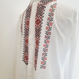 Hand stitched vintage Romanian blouse ie romaneasca - folk costume top