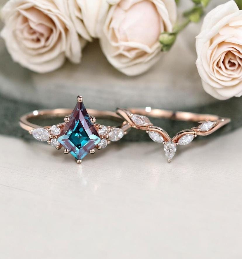 Alexandrit Verlobungsring Set Einzigartige Rose Gold Diamant Marquise Vintage Hochzeitsband Brautring Jubiläum Versprechen Ringset.