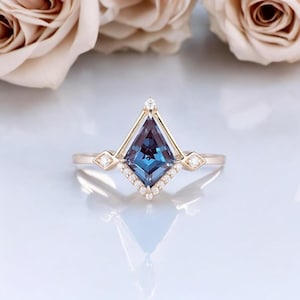 Kite Cut Alexandrite Engagement Ring Unique Design Ring 14k Rose Gold Vintage Snowdrift Engagement Ring Diamond Bridal Wedding Rings