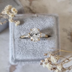 14k Solid Gold Vintage Moissanite Engagement Ring for Women Cluster Accent Oval Moissanite Ring Promise Ring Birthday Gift for Her.