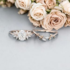 Oval Moissanite Engagement Ring Set, Leaf Design Wedding Band