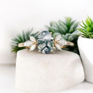 Oval Cut Moss Agate Ring 14k Gold Vintage Engagement Ring Unique Alternative Cluster Engagement Ring Diamond Ring Anniversary Gift for Her.