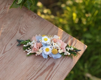 Haarkam madeliefjesbloem: gedroogde weidebloemen, cottagecore-bruidskapsel
