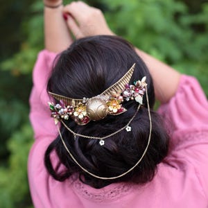 Magic gold ball and wings, wizard hair pin, wizard style wedding, personalized wedding gift, bridal hair pin magic wedding hair accessories