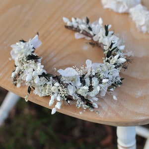 Witte bruidskrans Boho bruiloft Haar tiara Romantische Bruid bloemkroon Eucalyptus Krans voor Bruid Gipskruid haarband Groen Kroon afbeelding 5