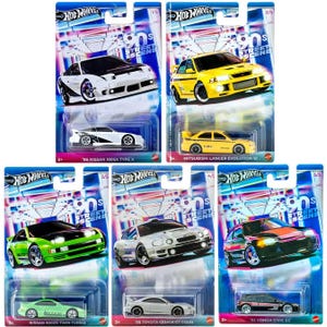 Könnte beinhalten: Ein Set mit fünf Hot Wheels-Modellautos aus der 90s Street Scene-Serie. Die Autos sind ein 1996er Nissan 180SX Type X, ein Mitsubishi Lancer Evolution VI, ein Nissan 300ZX Twin Turbo, ein 1995er Toyota Celica GT-Four und ein 1992er Honda Civic EC.