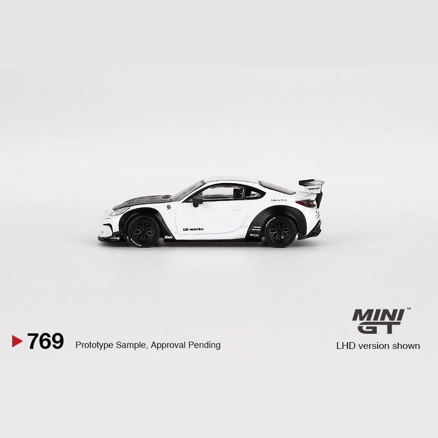 MiniGT 1:64 トヨタ GR86 ポンドネイション ホワイト – #769 MGT00769