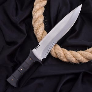 RE4 Replica Knife Custom Handmade |D2 Steel Full Tang |Resident Evil 4 Leon Kennedy&#39;s Knife | Christmas Gift | Movie Knife | Game Knife
