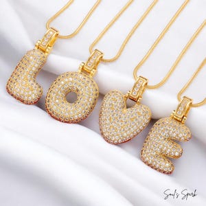 Collar con letra de globo de burbuja personalizado: colgante inicial personalizado de oro o plata, regalo de dama de honor, joyería del alfabeto, regalo del Día de la Madre