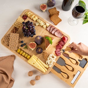 Charcuterie board, Personalized gifts, Mothers day gift, Custom gifts for mom, Home decor engraved, Bridal shower gift, Mother in law son, Wedding gift for mom, Mom birthday gift, Mother of the bride, Gift from daughter, gift for couple, cutting boar