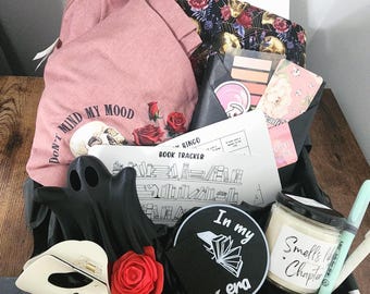 Surprise Book Box: Blind Date with a Book, Reader Accessories