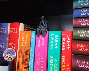 3D Printed Suriel with Teacup - ACOTAR Shelf Decor