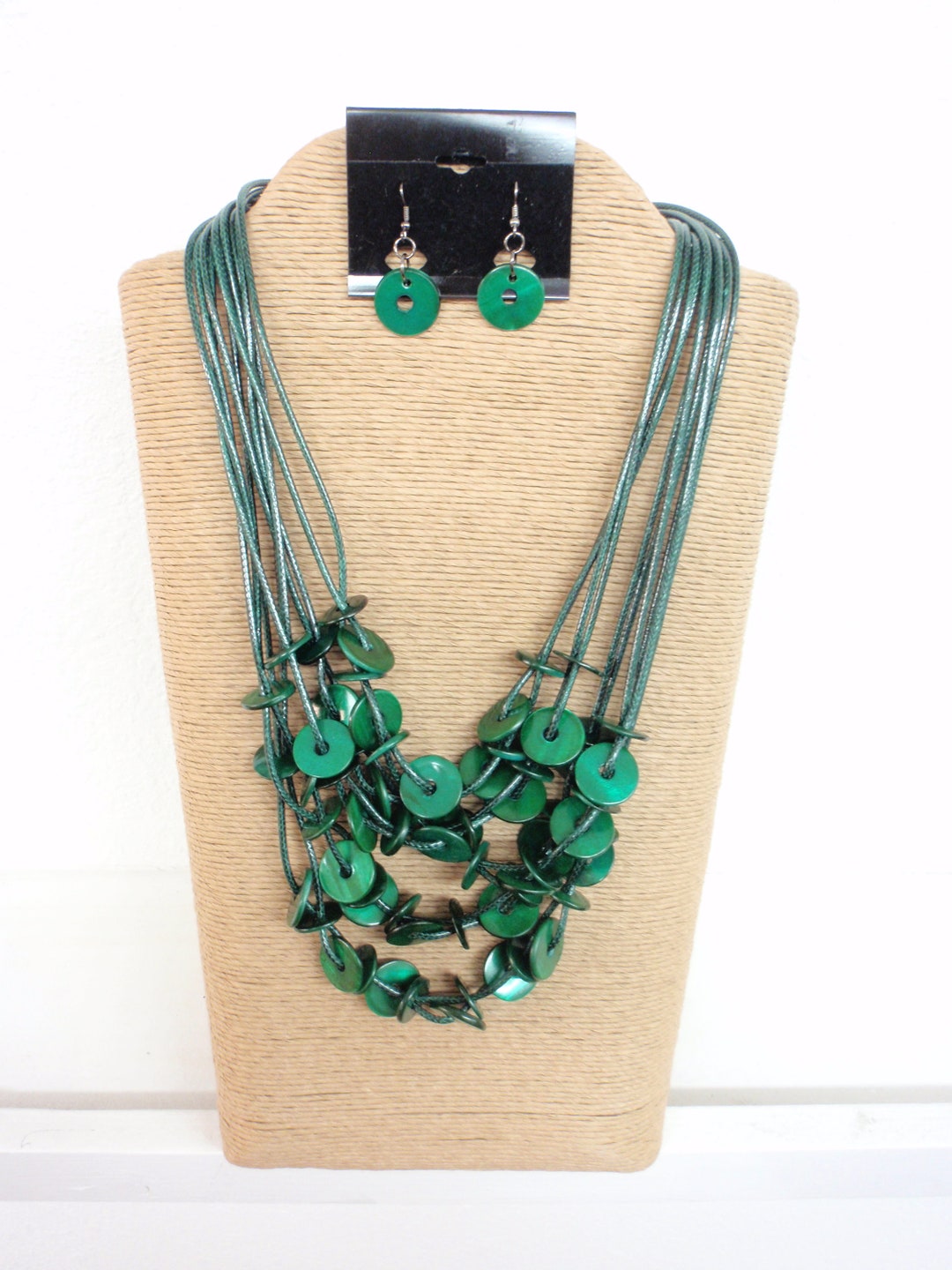ネックレス・チョーカー Shell Necklace (Green) Green Shell Confetti Oval Silver Tone Metal Black Cord