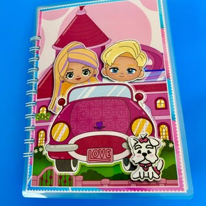 Kinder Bussi-Buch auf Klettband, rosa, Puppenhaus-Abenteuer. Puppen, Anzieh, Rollenspiel, Papierpuppen, Beschäftigungbuch für Kinder.