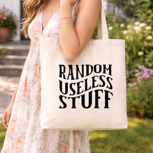 Bolso de tela divertido con diseño de cosas inútiles, bolso de lona sarcástico, bolso con cita moderna, bolso bonito para el día a día, regalo para ella, bolsa de la compra reutilizable