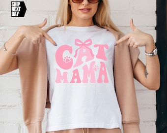 Cat Mama T-Shirt: Retro Paw Print Design, Cat Lover Gift
