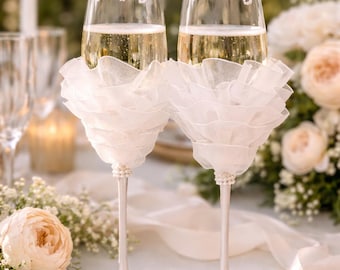 Hand dekorierte Mr and Mrs Champagne Flöten, gekräuselte Perlen Hochzeitsgläser